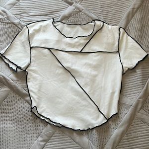 Whit crop top from shein with black details